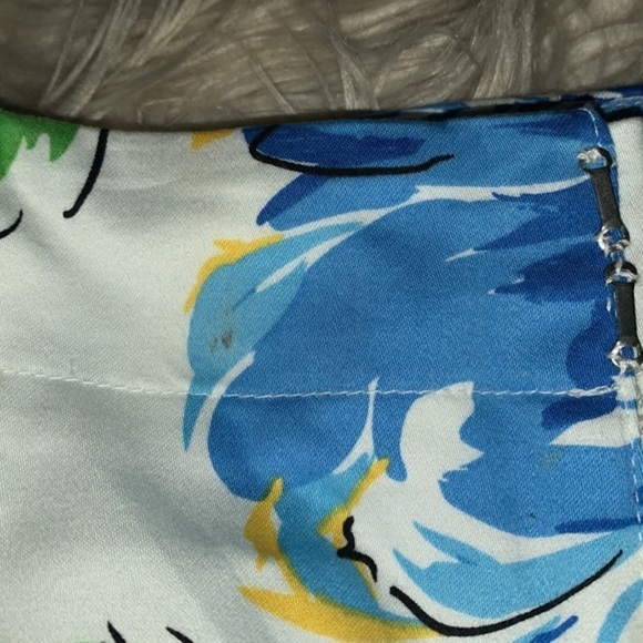 For the Republic Floral Bermuda Shorts White Blue Green Yellow Womens Size 6P - Picture 10 of 12